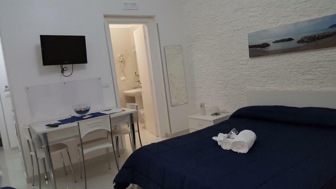 Al Porticciolo Bed & Breakfast Salerno Dış mekan fotoğraf