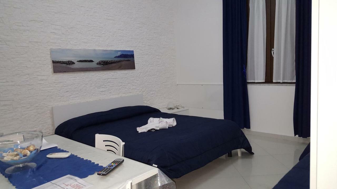 Al Porticciolo Bed & Breakfast Salerno Dış mekan fotoğraf