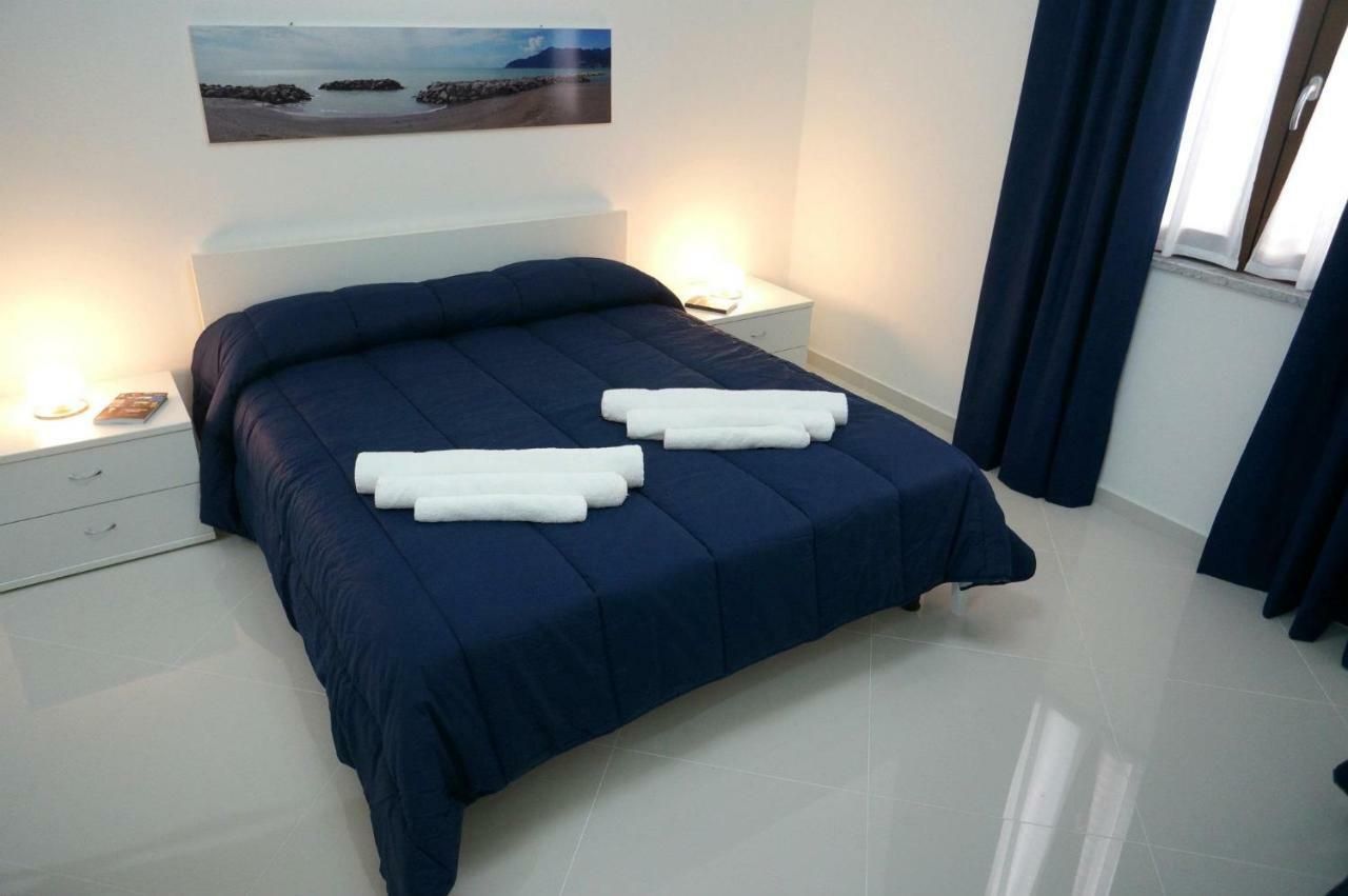 Al Porticciolo Bed & Breakfast Salerno Dış mekan fotoğraf