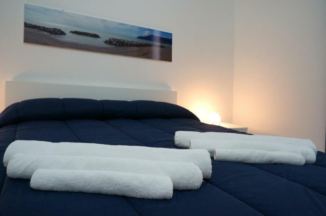 Al Porticciolo Bed & Breakfast Salerno Dış mekan fotoğraf
