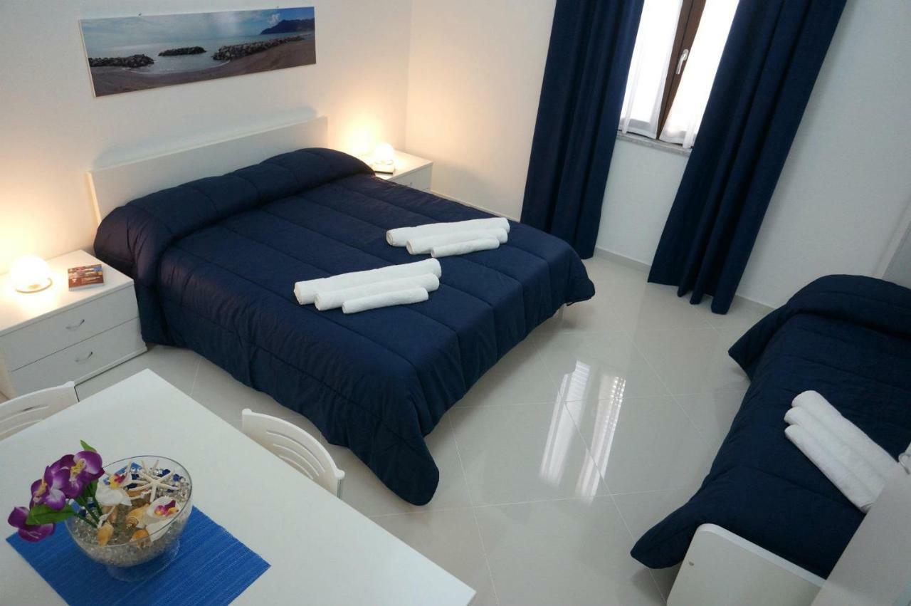 Al Porticciolo Bed & Breakfast Salerno Dış mekan fotoğraf