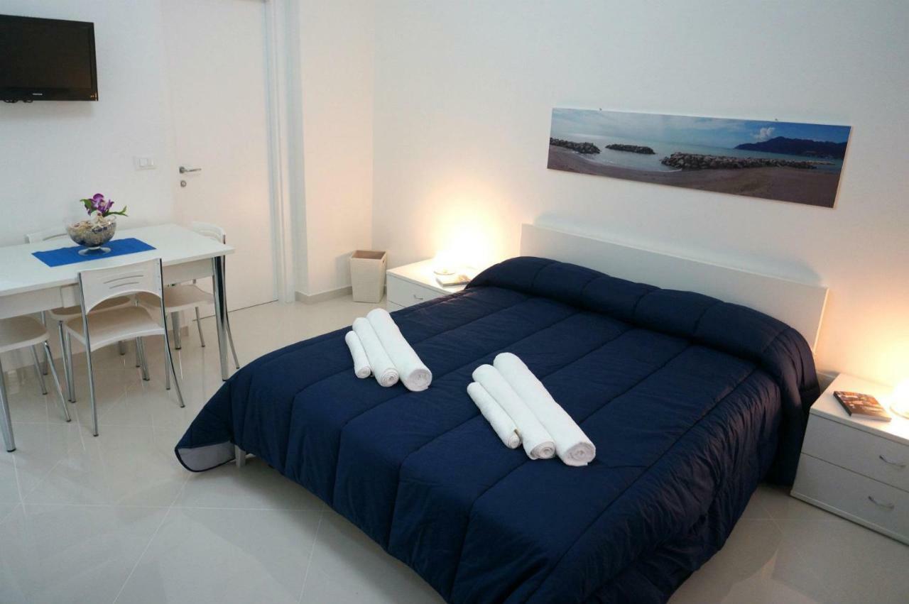 Al Porticciolo Bed & Breakfast Salerno Dış mekan fotoğraf