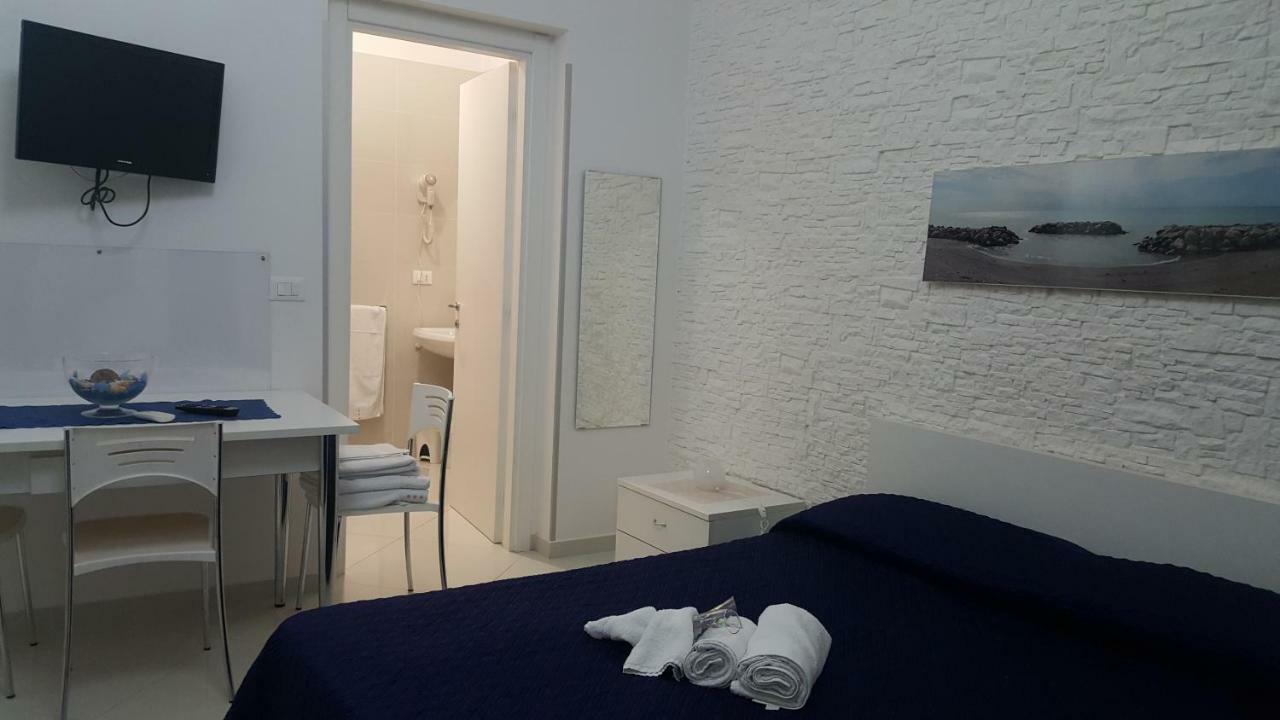 Al Porticciolo Bed & Breakfast Salerno Dış mekan fotoğraf