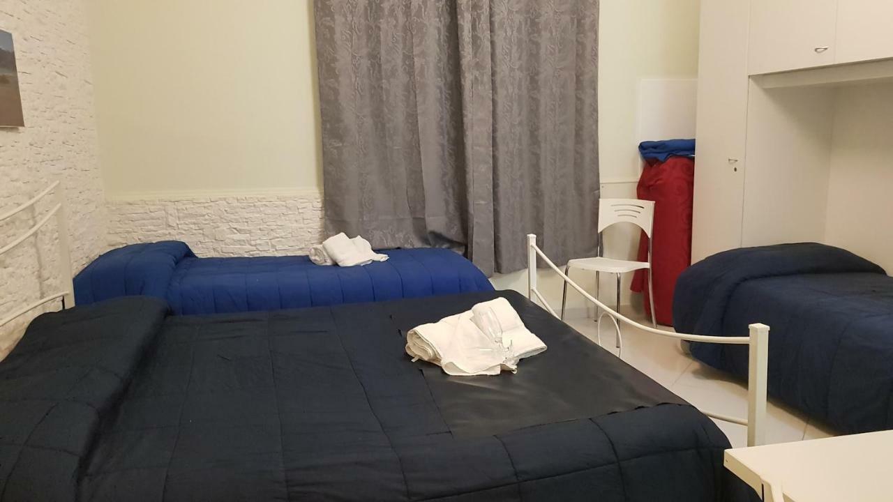Al Porticciolo Bed & Breakfast Salerno Dış mekan fotoğraf