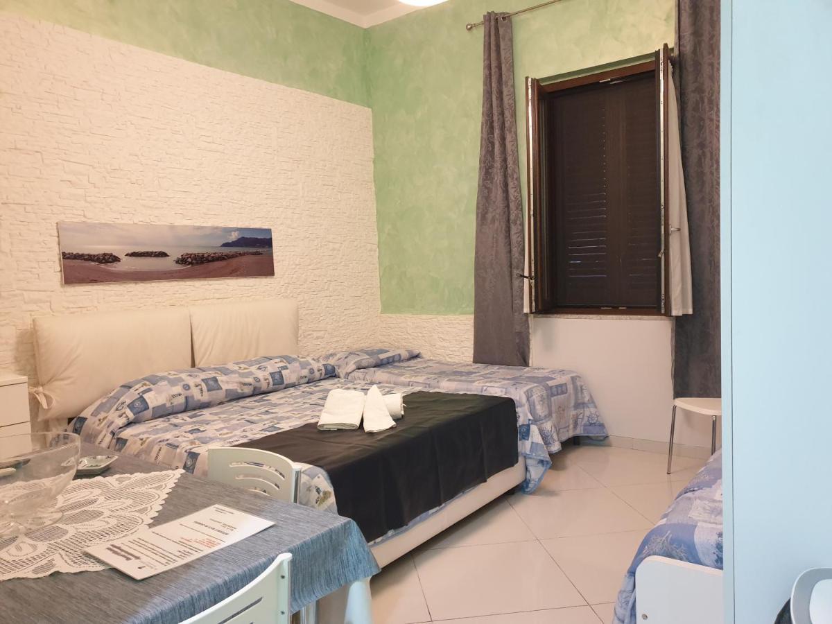Al Porticciolo Bed & Breakfast Salerno Dış mekan fotoğraf